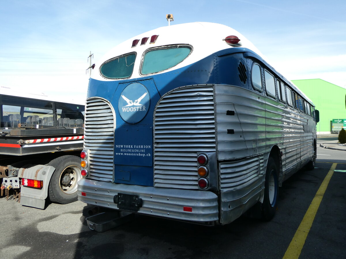 (246'299) - Wooster, Z�rich - GMC (ex Northland Greyhound Lines, USA-Minneapolis Nr. N796) am 18. Februar 2023 in Kerzers, Interbus