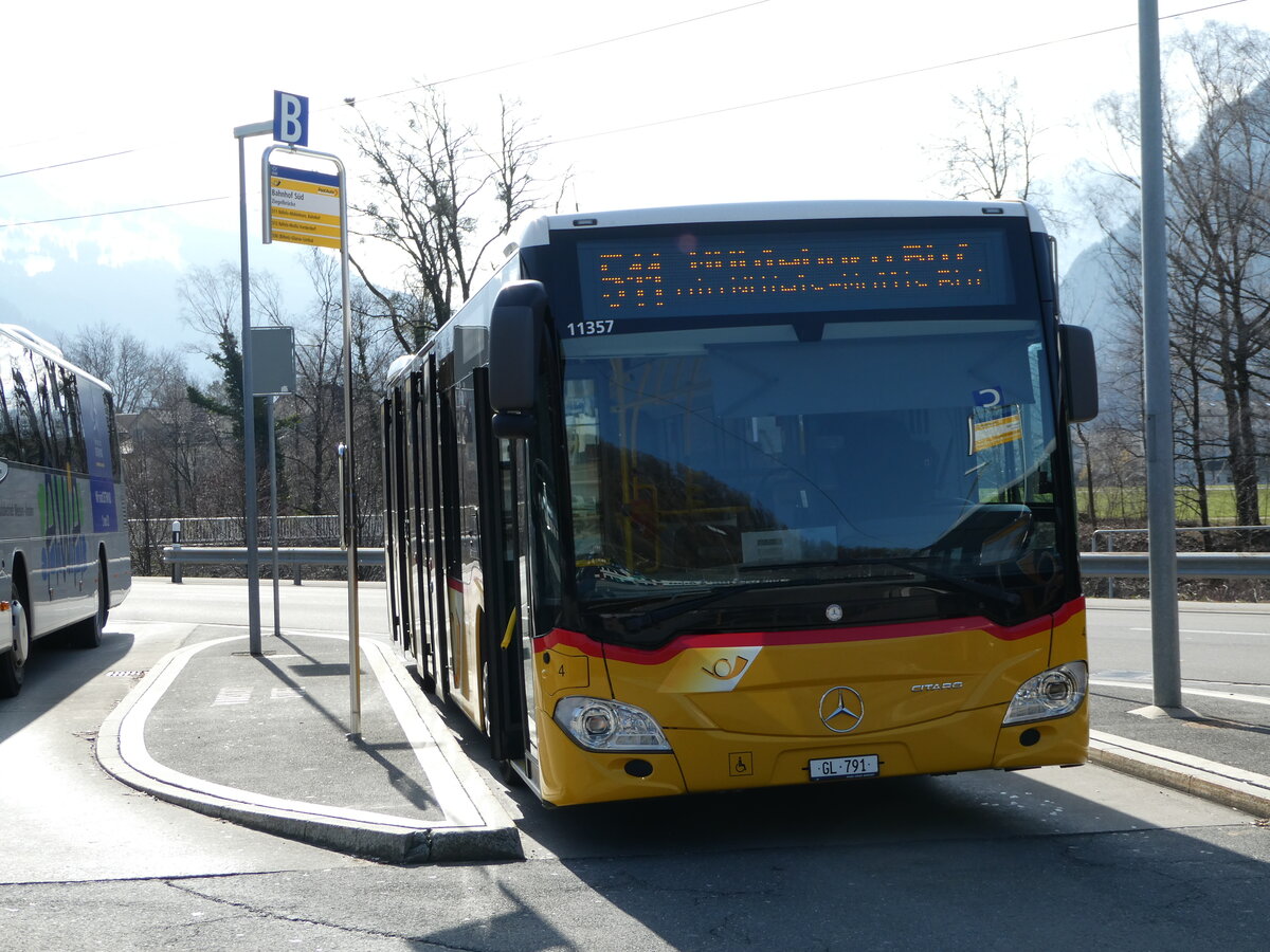(246'474) - Niederer, Filzbach - Nr. 4/GL 791/PID 11'357 - Mercedes am 24. Februar 2023 beim Bahnhof Ziegelbr�cke