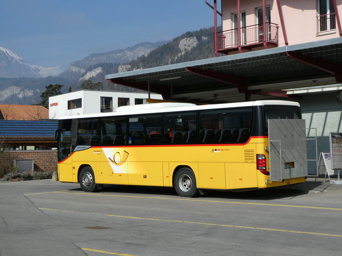 (246'783) - PostAuto Bern - BE 401'465/PID 4715 - Setra (ex AVG Meiringen Nr. 65) am 2. M�rz 2023 in Meiringen, Postautostation