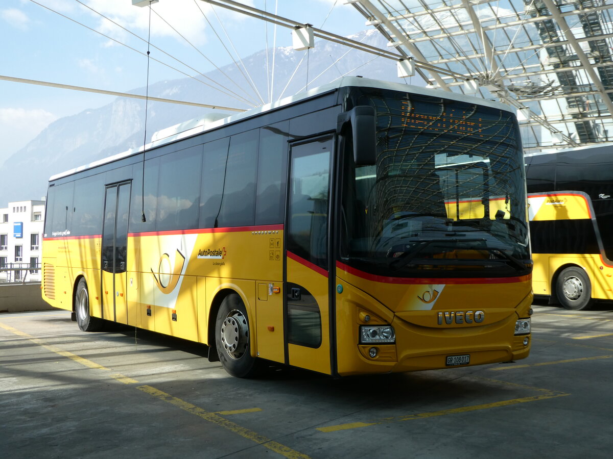 (246'814) - TpM, Mesocco - Nr. 17/GR 108'017/PID 10'919 - Iveco am 3. M�rz 2023 in Chur, Postautostation 