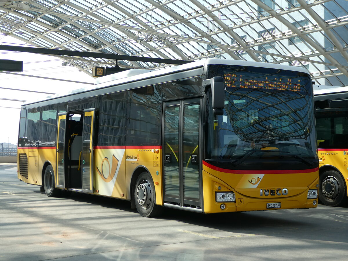 (246'826) - PostAuto Graub�nden - GR 170'434/PID 10'310 - Iveco (ex Lagerfahrzeug Iveco) am 3. M�rz 2023 in Chur, Postautostation