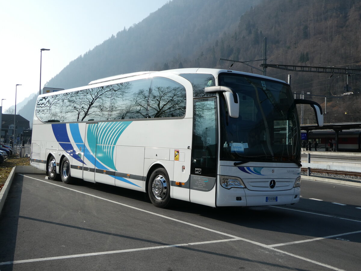 (246'911) - Aus Italien: Squarciafico, Lioni - FE-913 RB - Mercedes am 5. M�rz 2023 beim Bahnhof Interlaken Ost