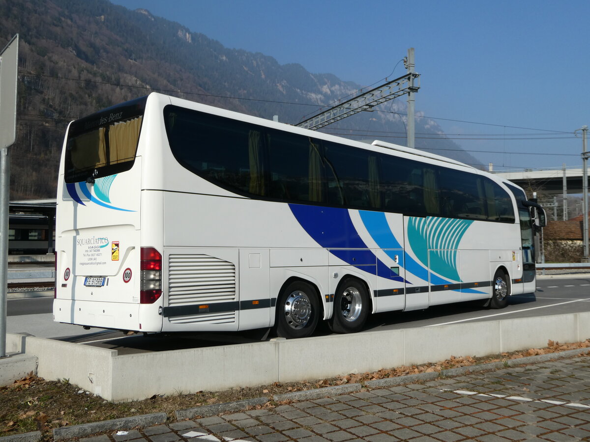 (246'914) - Aus Italien: Squarciafico, Lioni - FE-913 RB - Mercedes am 5. M�rz 2023 beim Bahnhof Interlaken Ost