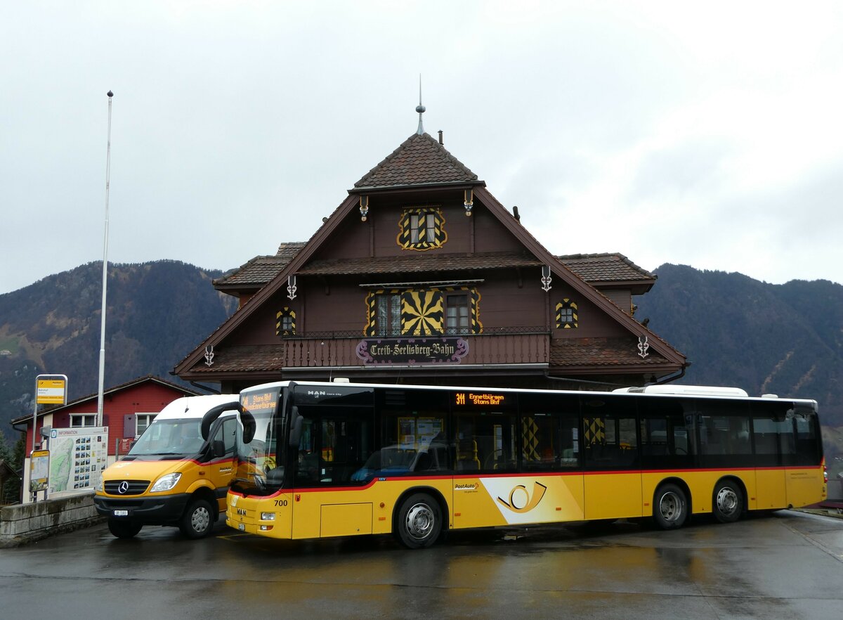 (247'112) - PostAuto Zentralschweiz - Nr. 700/NW 27'617/PID 5569 - MAN (ex Niederer, Filzbach Nr. 12; ex PostAuto Ostschweiz) am 10. M�rz 2023 beim Bahnhof Seelisberg