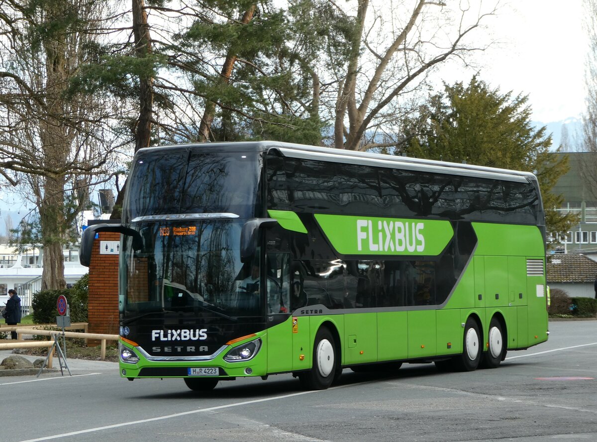 (247'453) - Aus Deutschland: Gradliner, Hannover - H-R 4223 - Setra am 18. M�rz 2023 in Luzern, Inseli-P