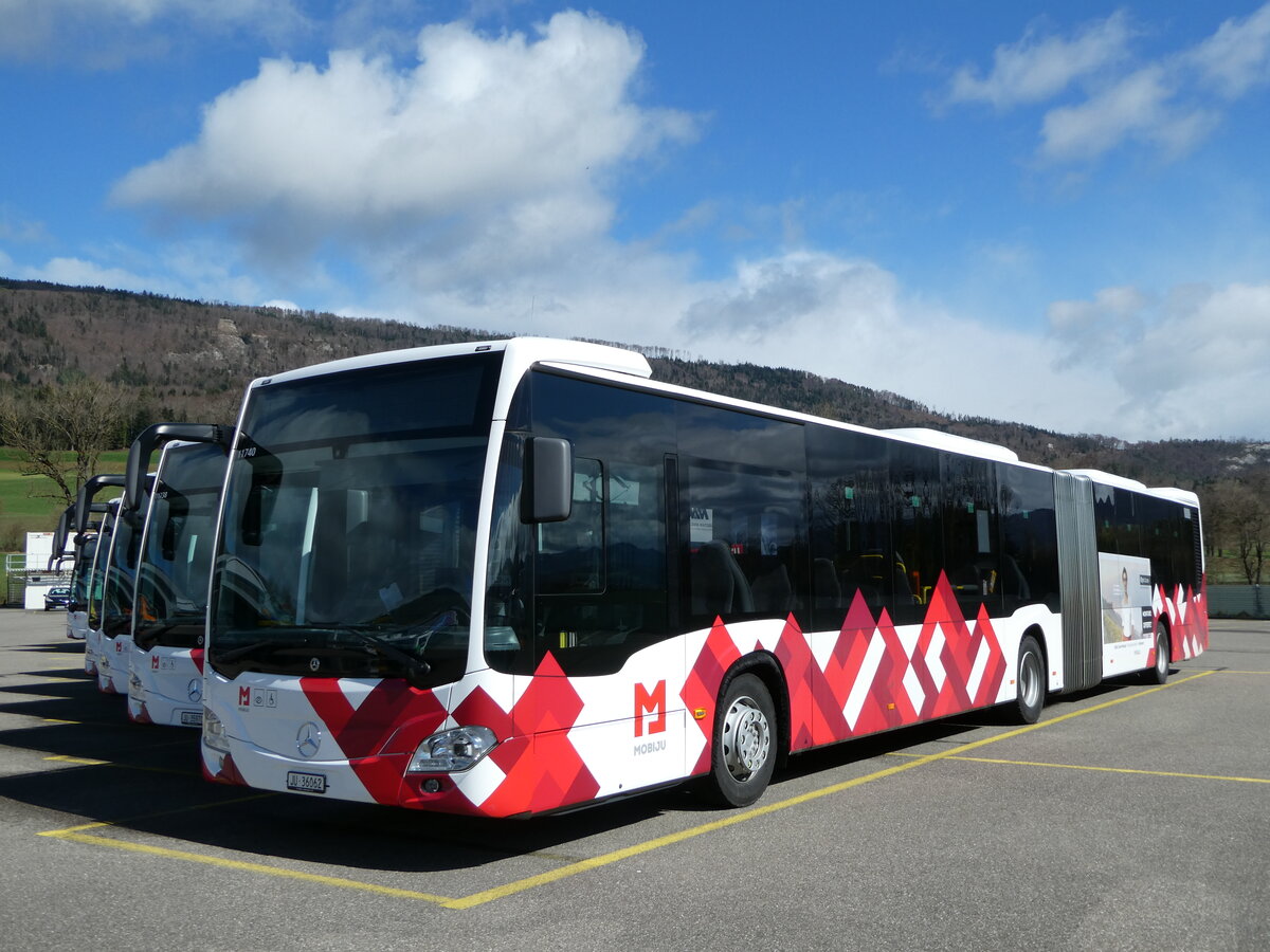 (247'609) - CarPostal Ouest - JU 36'062/PID 11'740 - Mercedes am 25. M�rz 2023 in Develier, Parkplatz