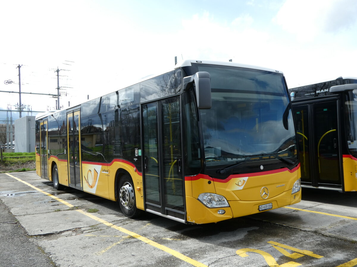 (247'649) - CarPostal Ouest - VD 608'086/PID 10'990 - Mercedes (ex JU 43'870) am 25. M�rz 2023 in Yverdon, Garage