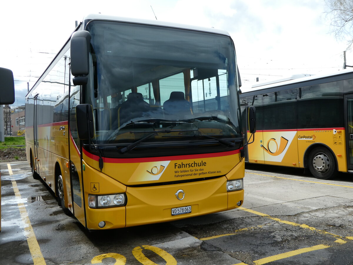 (247'653) - CarPostal Ouest - VD 578'063/PID 5586 - Irisbus (ex PostAuto Bern; ex PostAuto Nordschweiz) am 25. M�rz 2023 in Yverdon, Garage