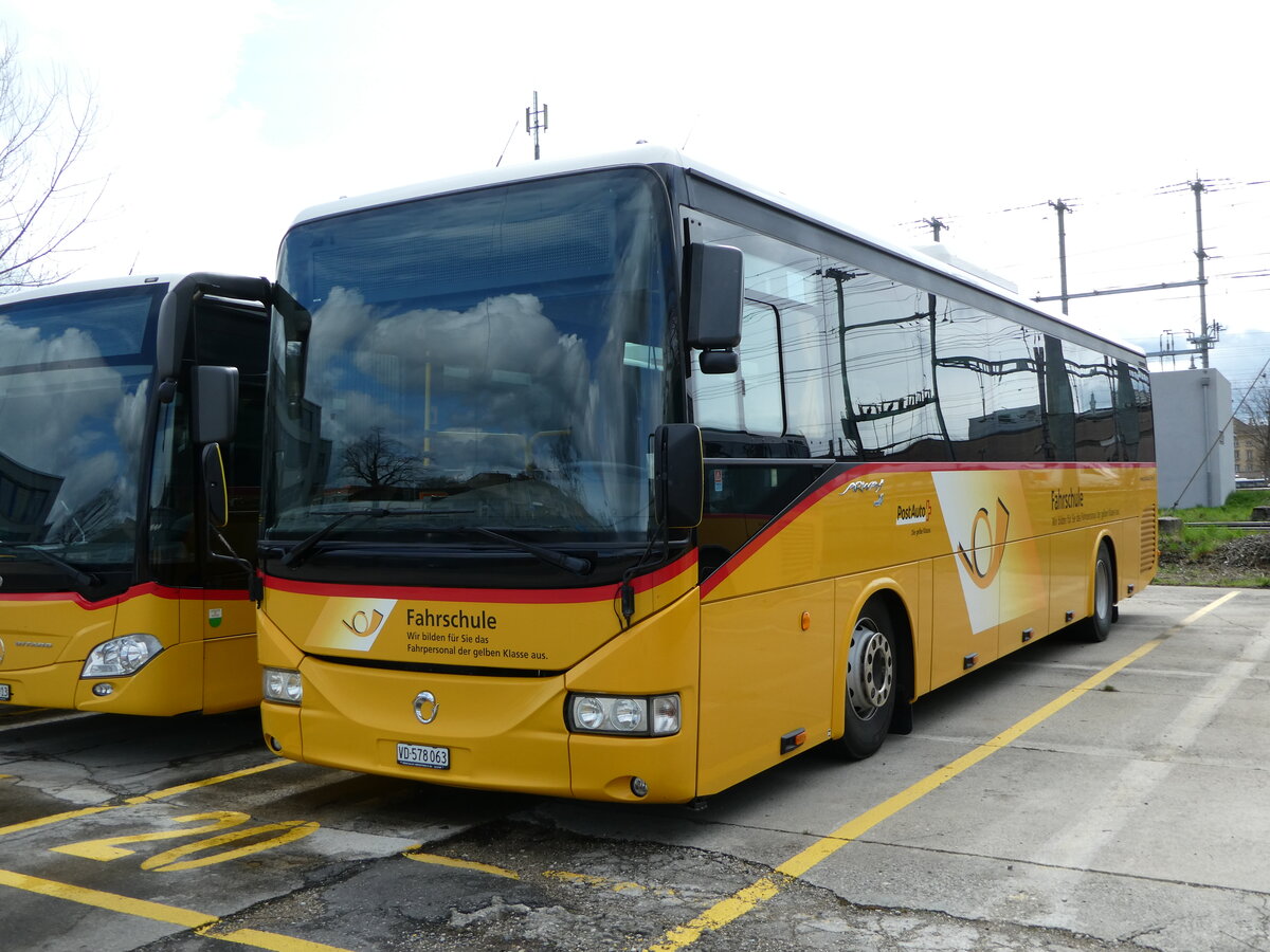 (247'654) - CarPostal Ouest - VD 578'063/PID 5586 - Irisbus (ex PostAuto Bern; ex PostAuto Nordschweiz) am 25. M�rz 2023 in Yverdon, Garage