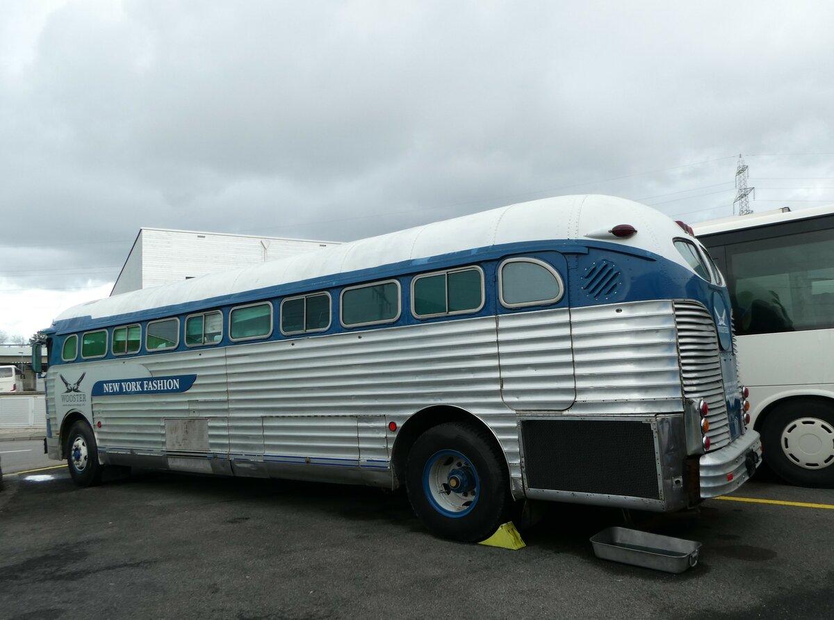 (247'702) - Wooster, Z�rich - GMC (ex ex Northland Greyhound Lines, USA-Minneapolis Nr. N796) am 25. M�rz 2023 in Kerzers, Interbus
