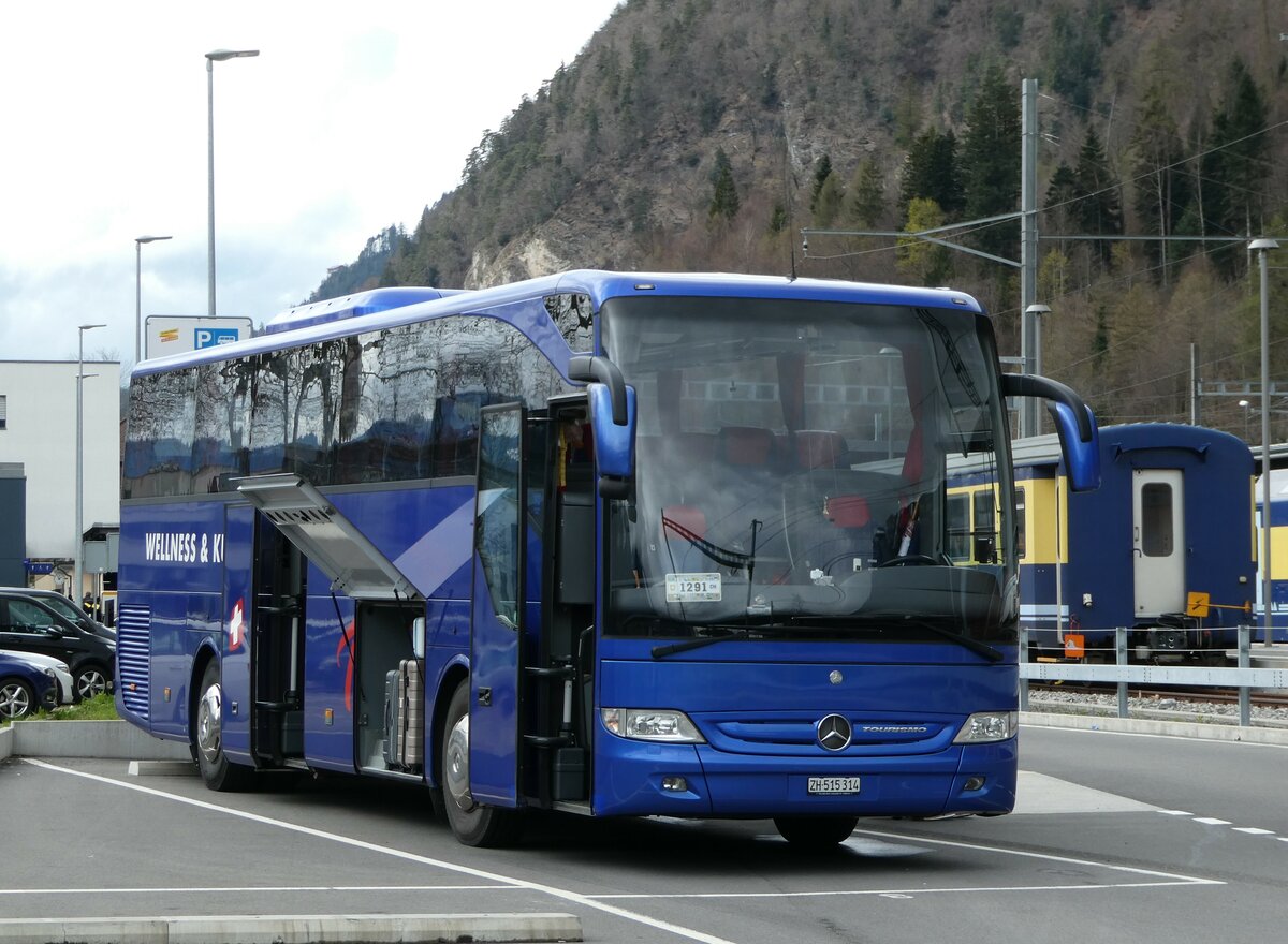 (247'962) - Corba Bus, Z�rich - ZH 515'314 - Mercedes am 2. April 2023 beim Bahnhof Interlaken Ost