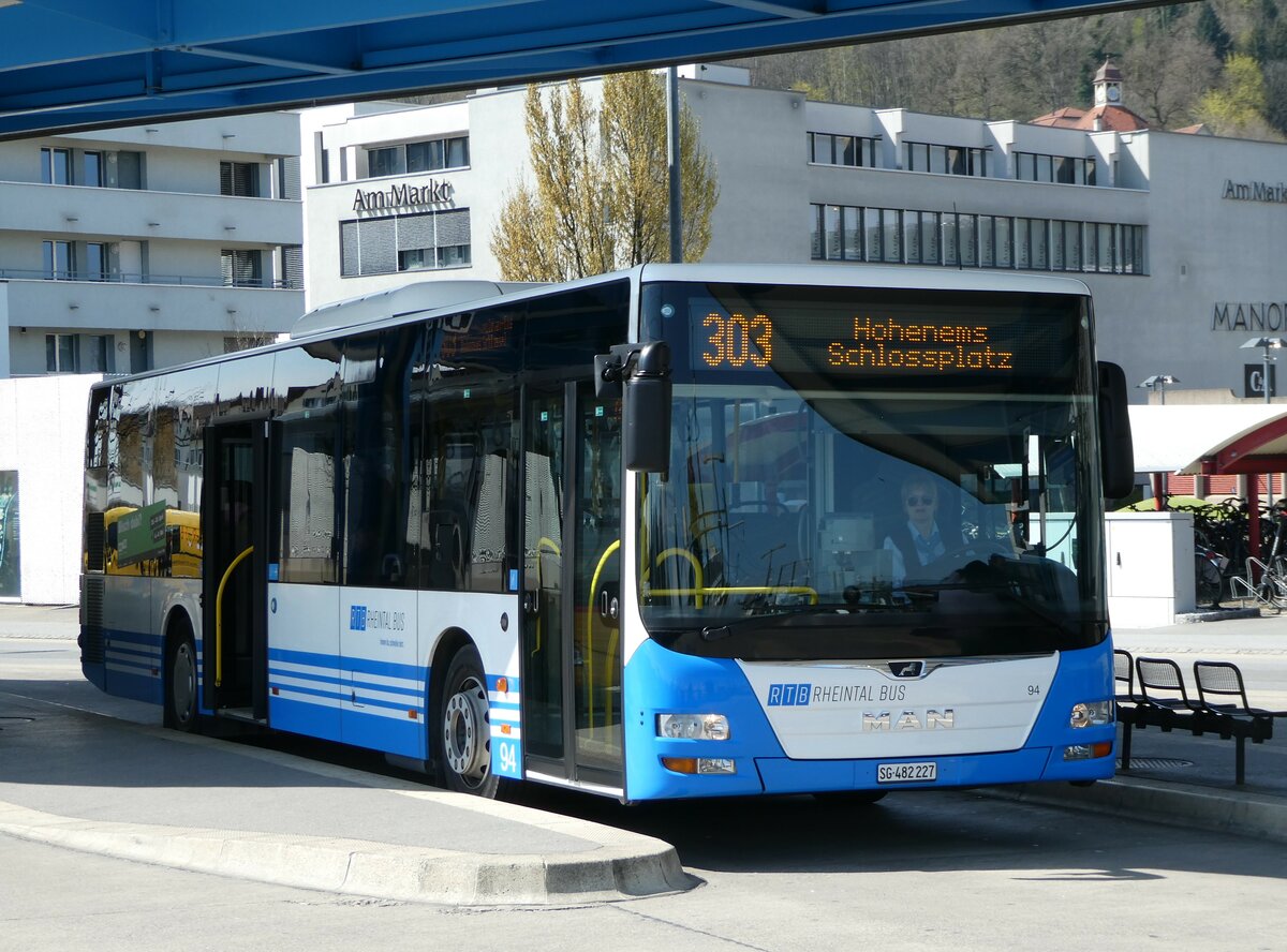 (248'113) - RTB Altst�tten - Nr. 94/SG 482'227 - MAN (ex PostBus/A BD 15'344) am 6. April 2023 beim Bahnhof Heerbrugg