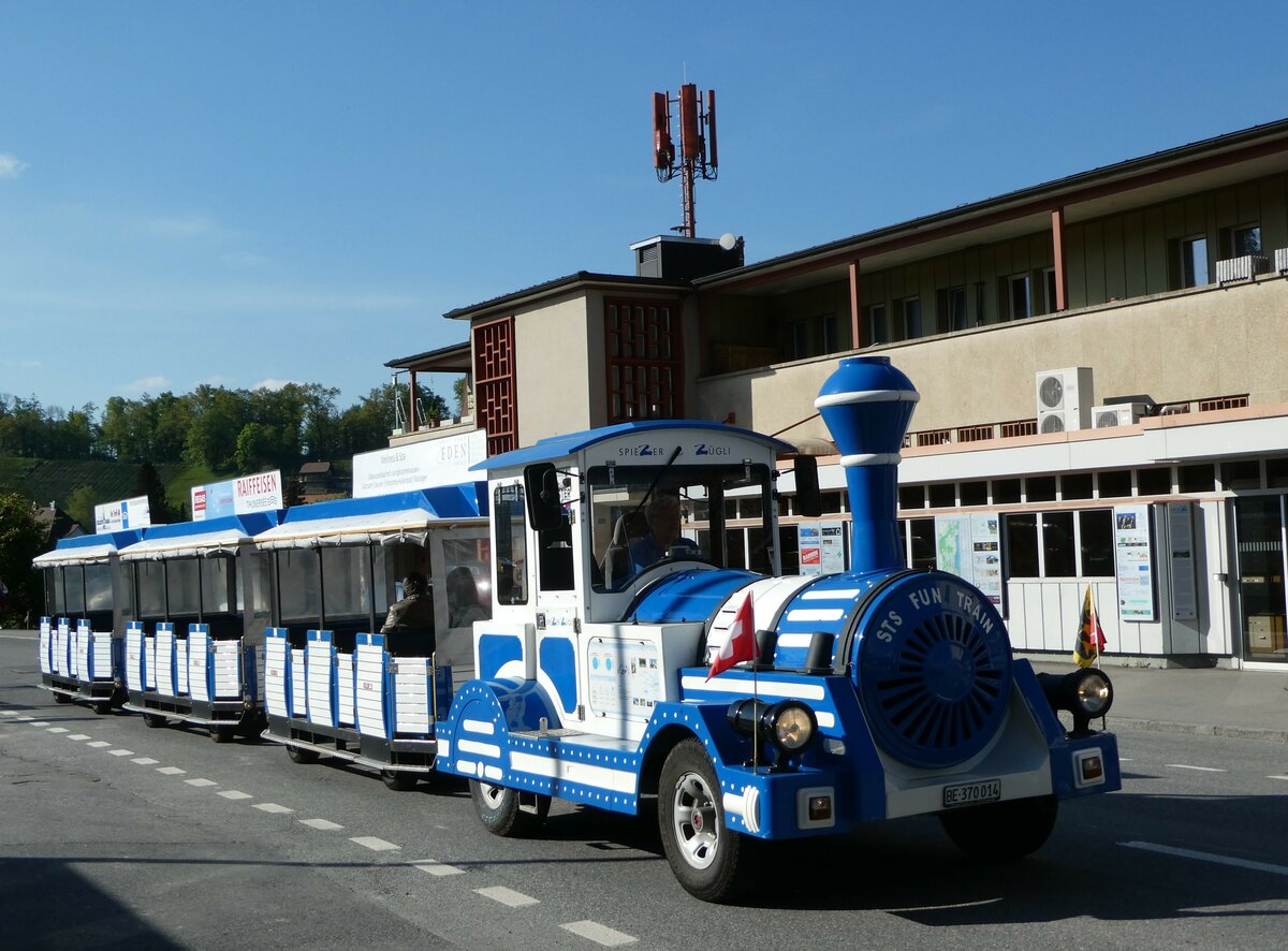 (249'514) - Spiezer Z�gli, Spiez - BE 370'014 - am 3. Mai 2023 beim Bahnhof Spiez