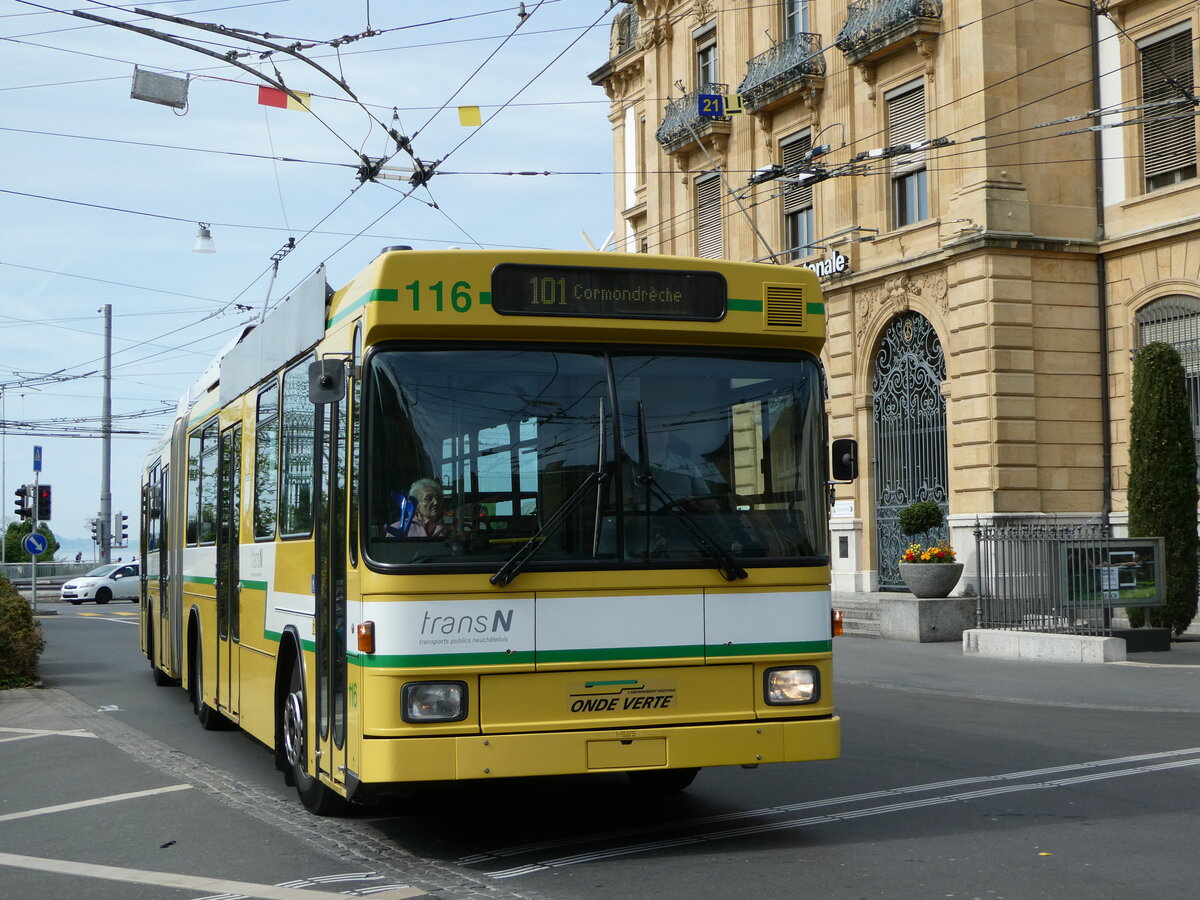 (249'586) - transN, La Chaux-de-Fonds - Nr. 116 - NAW/Hess Gelenktrolleybus (ex TN Neuch�tel Nr. 116) am 5. Mai 2023 in Neuch�tel, Place Pury