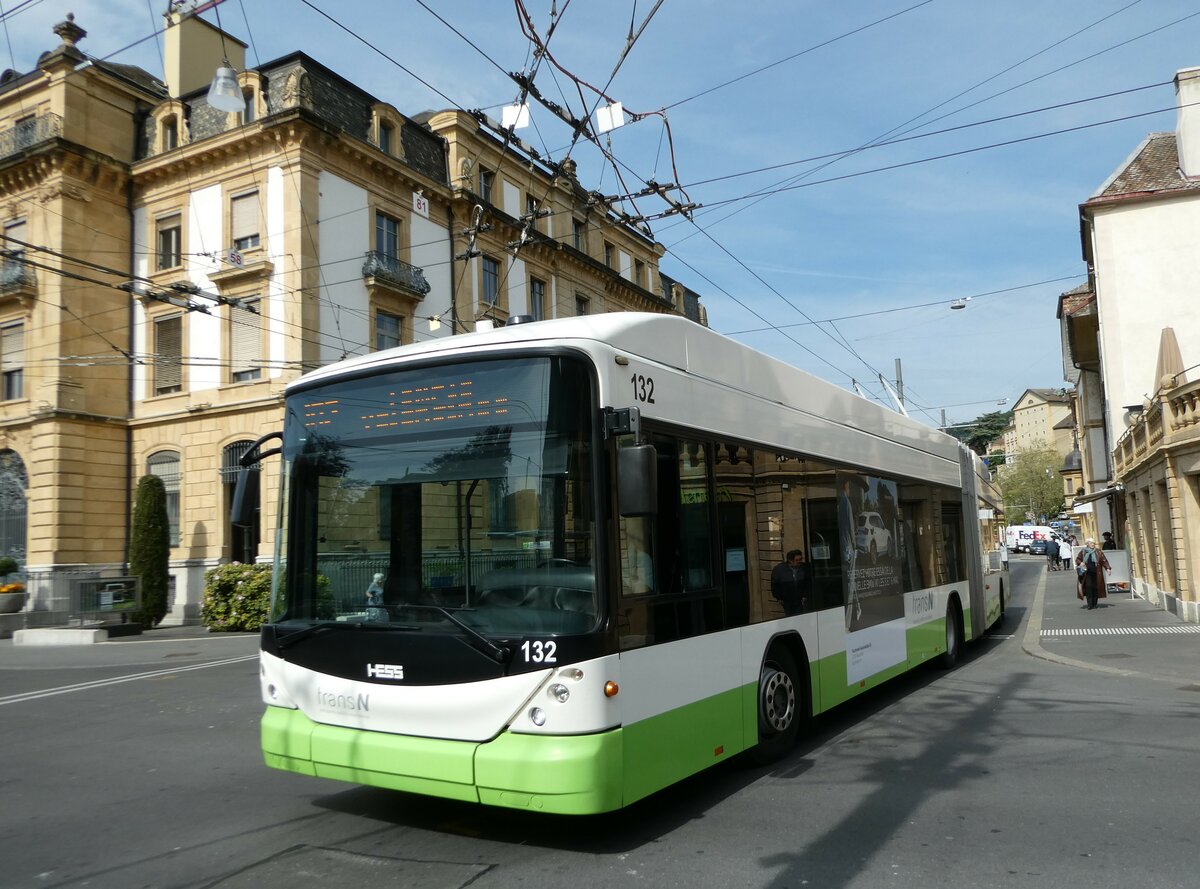 (249'593) - transN, La Chaux-de-Fonds - Nr. 132 - Hess/Hess Gelenktrolleybus (ex TN Neuch�tel Nr. 132) am 5. Mai 2023 in Neuch�tel, Place Pury