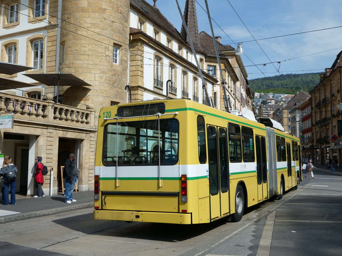 (249'601) - transN, La Chaux-de-Fonds - Nr. 120 - NAW/Hess Gelenktrolleybus (ex TN Neuch�tel Nr. 120) am 5. Mai 2023 in Neuch�tel, Place Pury