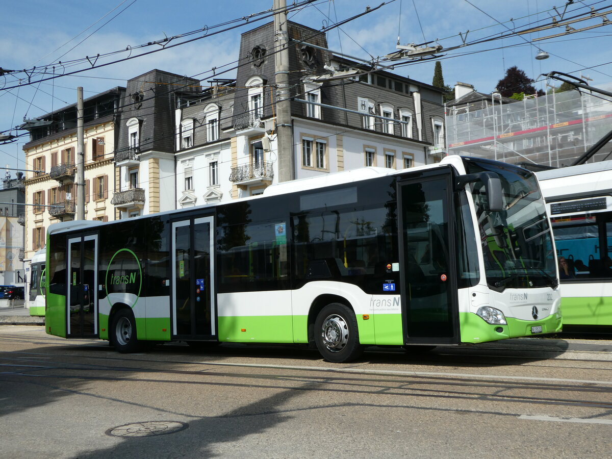 (249'607) - transN, La Chaux-de-Fonds - Nr. 232/NE 195'232 - Mercedes am 5. Mai 2023 in Neuch�tel, D�p�t