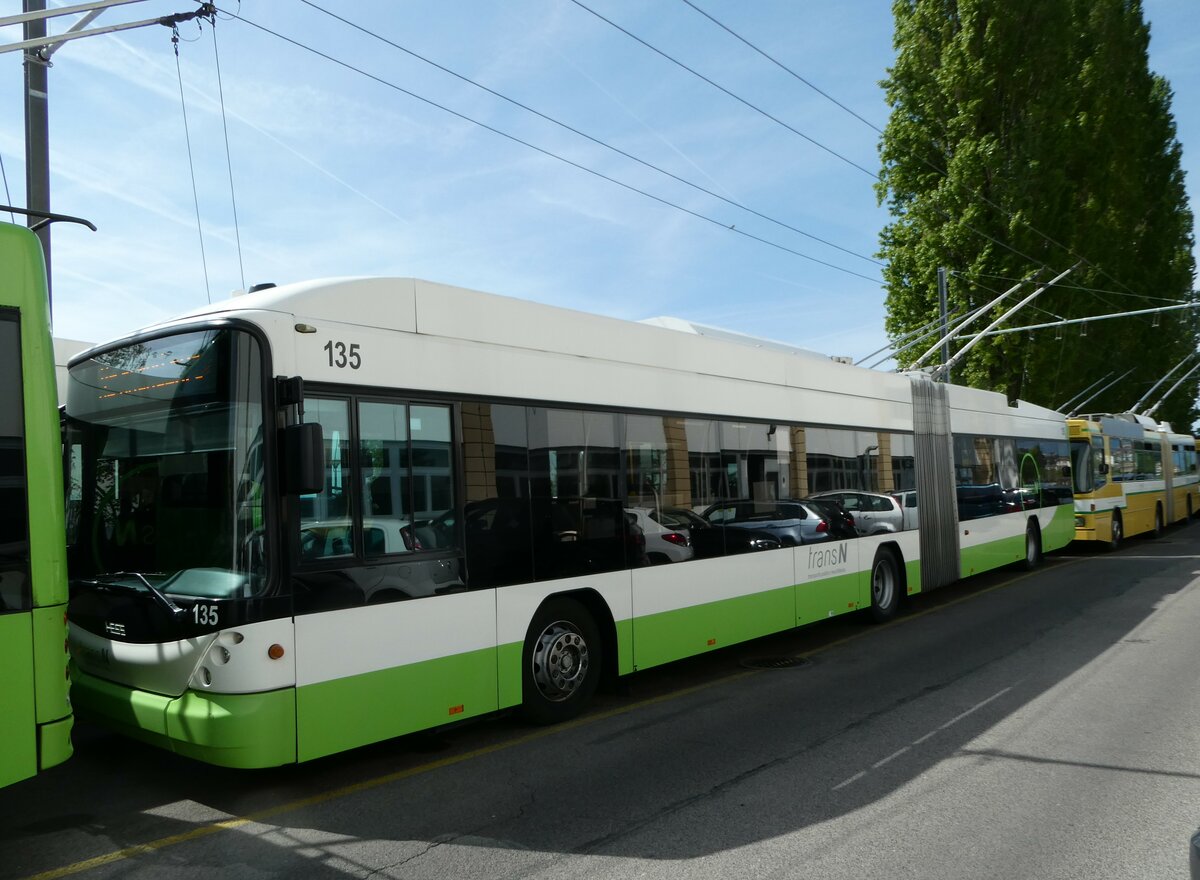 (249'614) - transN, La Chaux-de-Fonds - Nr. 135 - Hess/Hess Gelenktrolleybus (ex TN Neuch�tel Nr. 135) am 5. Mai 2023 in Neuch�tel, D�p�t