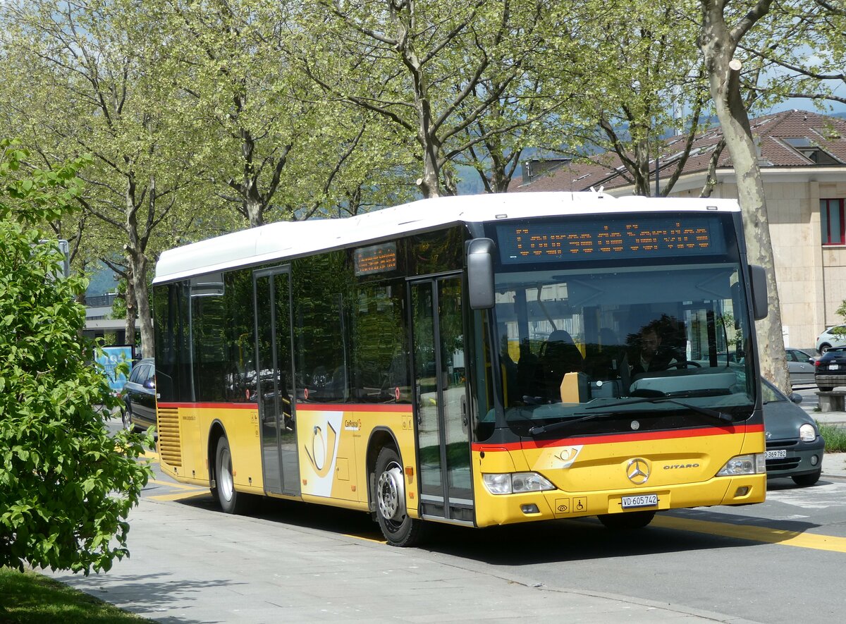 (249'651) - CarPostal Ouest - VD 605'742/PID 5509 - Mercedes (ex TSPG Saignel�gier) am 5. Mai 2023 beim Bahnhof Yverdon