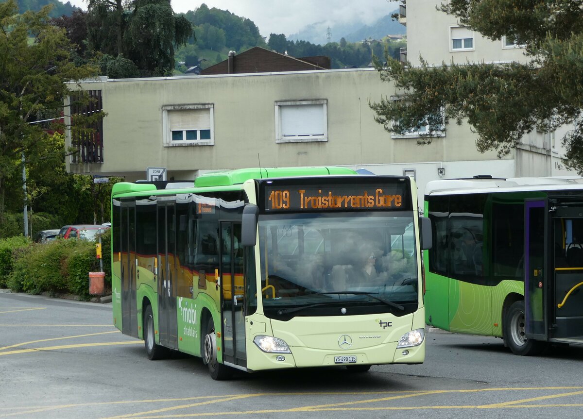 (249'980) - TPC Aigle - Nr. 652/VS 490'115 - Mercedes (ex Bayerische Schl�sser, G�rten + Seen, D-M�nchen) am 13. Mai 2023 beim Bahnhof Monthey CFF