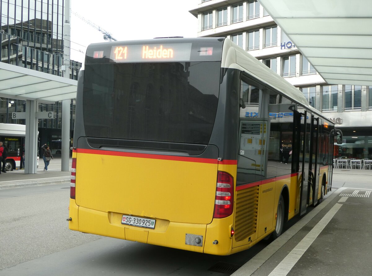 (250'039) - PostAuto Ostschweiz - SG 330'925/PID 5200 - Mercedes (ex PostAuto Nordschweiz; ex Brem, W�lflinswil) am 16. Mai 2023 beim Bahnhof St. Gallen