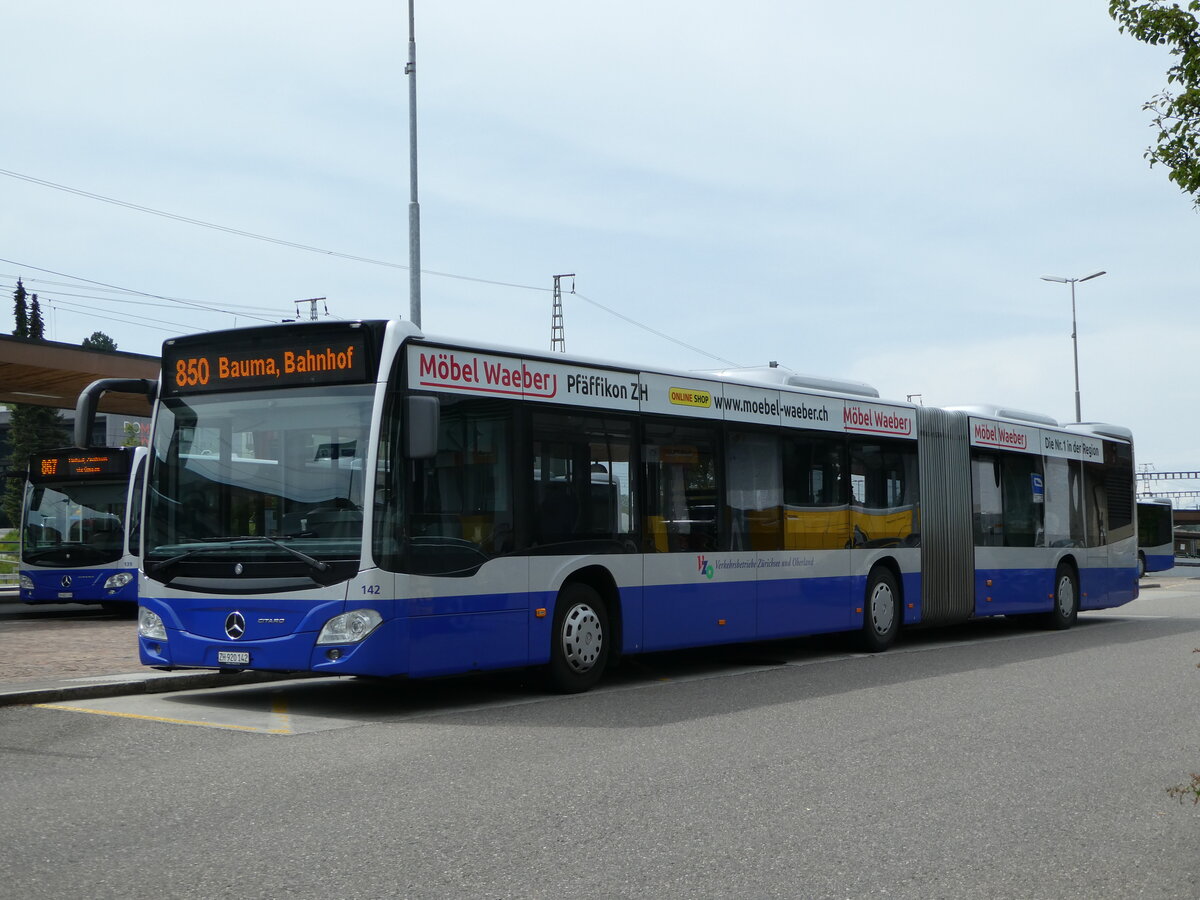 (250'366) - VZO Gr�ningen - Nr. 142/ZH 920'142 - Mercedes am 21. Mai 2023 beim Bahnhof Wetzikon