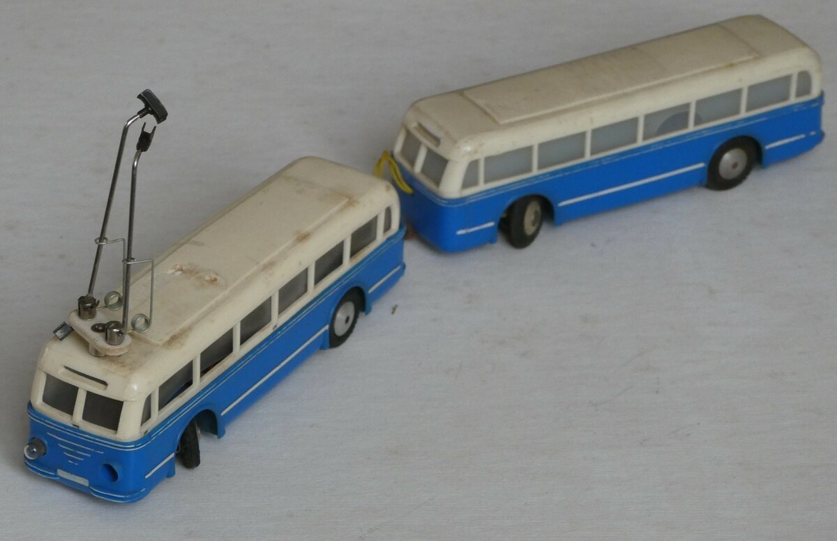 (250'452) - Aus Deutschland: ??? - B�ssing Trolleybus + B�ssing Personenanh�nger am 26. Mai 2023 in Thun (Modelle)