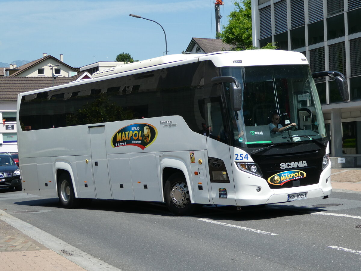 (250'788) - Aus Polen: Maxpol, Walbrzych - Nr. 254/WGM 1005J - Scania/Higer am 30. Mai 2023 in Vaduz, St�dtle