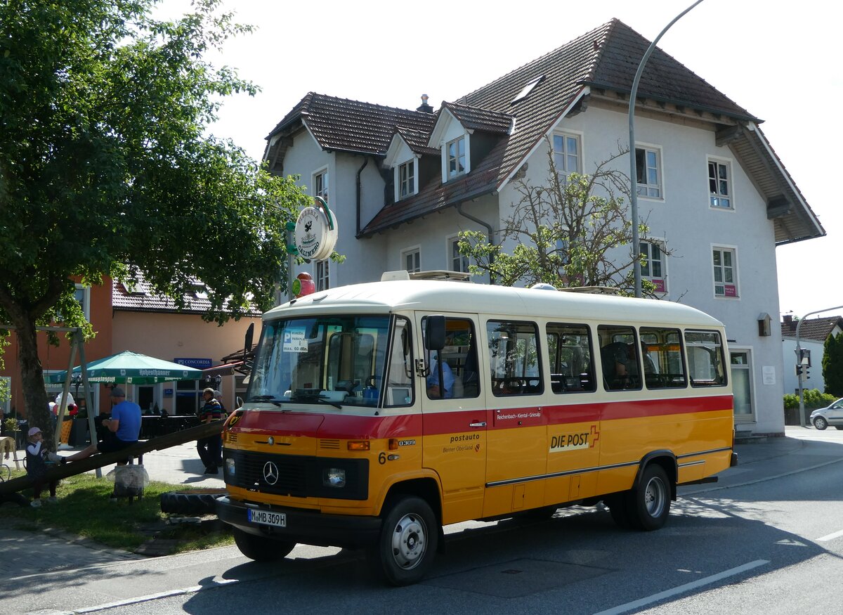 (250'908) - Hahn, M�nchen - Nr. 6/M-MB 309H - Mercedes (ex M�ller, CH-Ennetmoos Nr. 6; ex Portenier, CH-Adelboden Nr. 6/PID 492; ex Geiger, CH-Adelboden Nr. 6) am 3. Juni 2023 in Essenbach, Eiscaf� Riviera