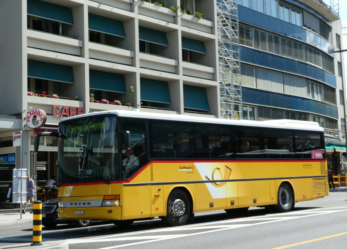 (251'217) - Ev�quoz, Erde - VS 1011/PID 4105 - Setra am 9. Juni 2023 beim Bahnhof Sion