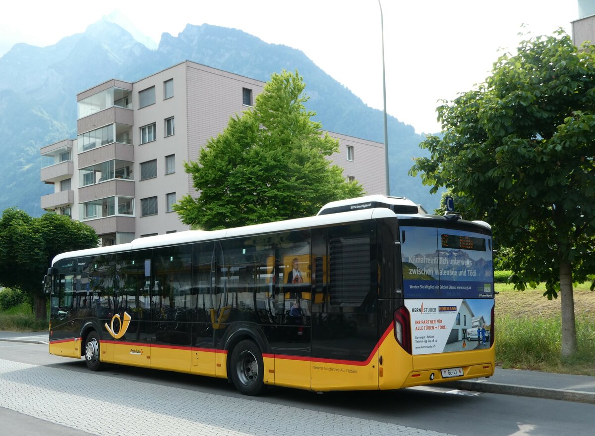 (251'328) - Niederer, Filzbach - Nr. 10/GL 41/PID 11'839 - MAN am 10. Juni 2023 beim Bahnhof N�fels-Mollis