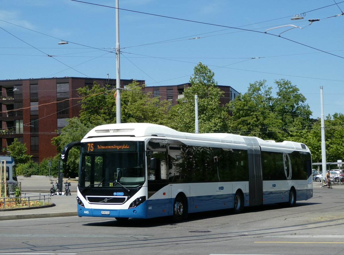 (251'436) - VBZ Z�rich - Nr. 445/ZH 907'445 - Volvo am 13. Juni 2023 in Z�rich, Seebach