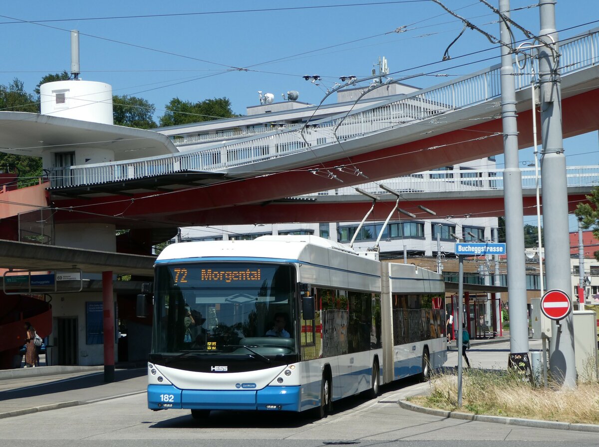 (251'437) - VBZ Z�rich - Nr. 182 - Hess/Hess Gelenktrolleybus am 13. Juni 2023 in Z�rich, Bucheggplatz