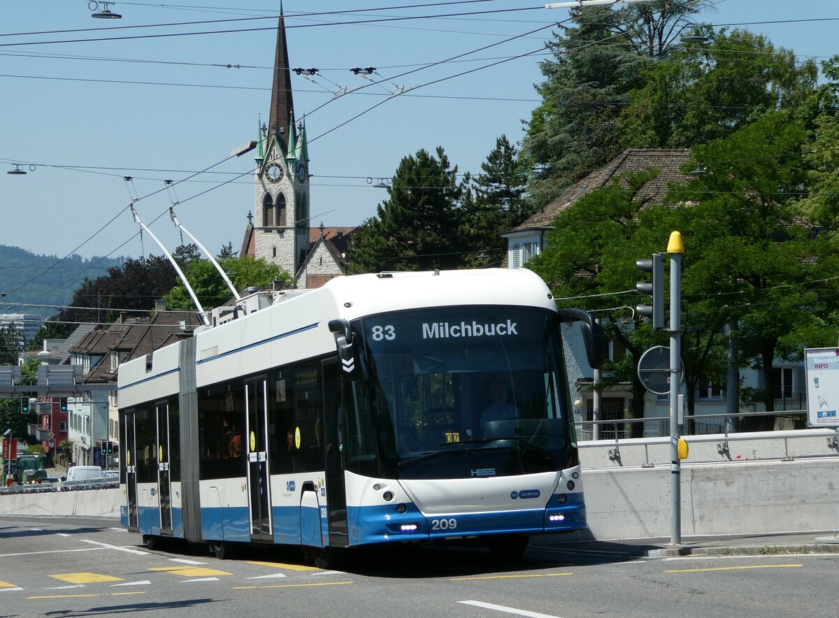 (251'443) - VBZ Z�rich - Nr. 209 - Hess/Hess Gelenktrolleybus am 13. Juni 2023 in Z�rich, Bucheggplatz