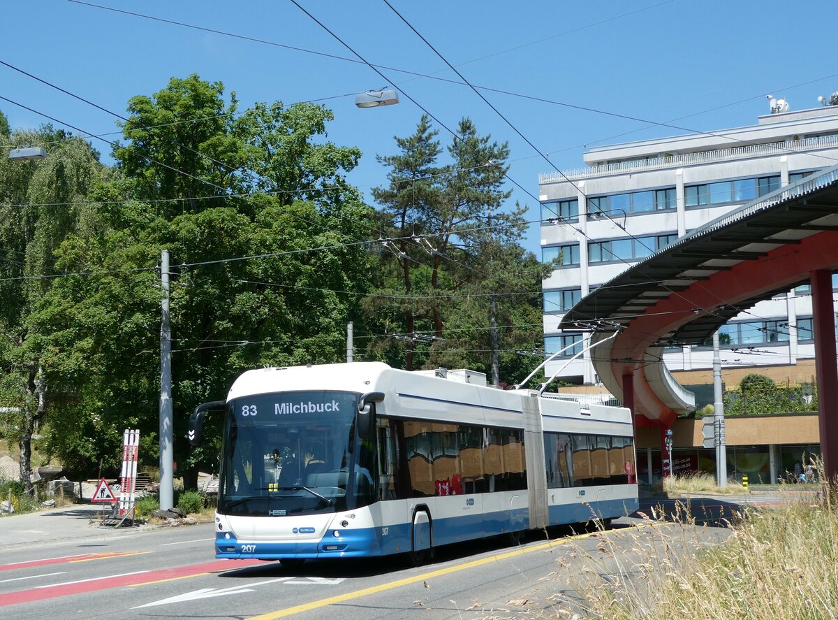 (251'462) - VBZ Z�rich - Nr. 207 - Hess/Hess Gelenktrolleybus am 13. Juni 2023 in Z�rich, Bucheggplatz