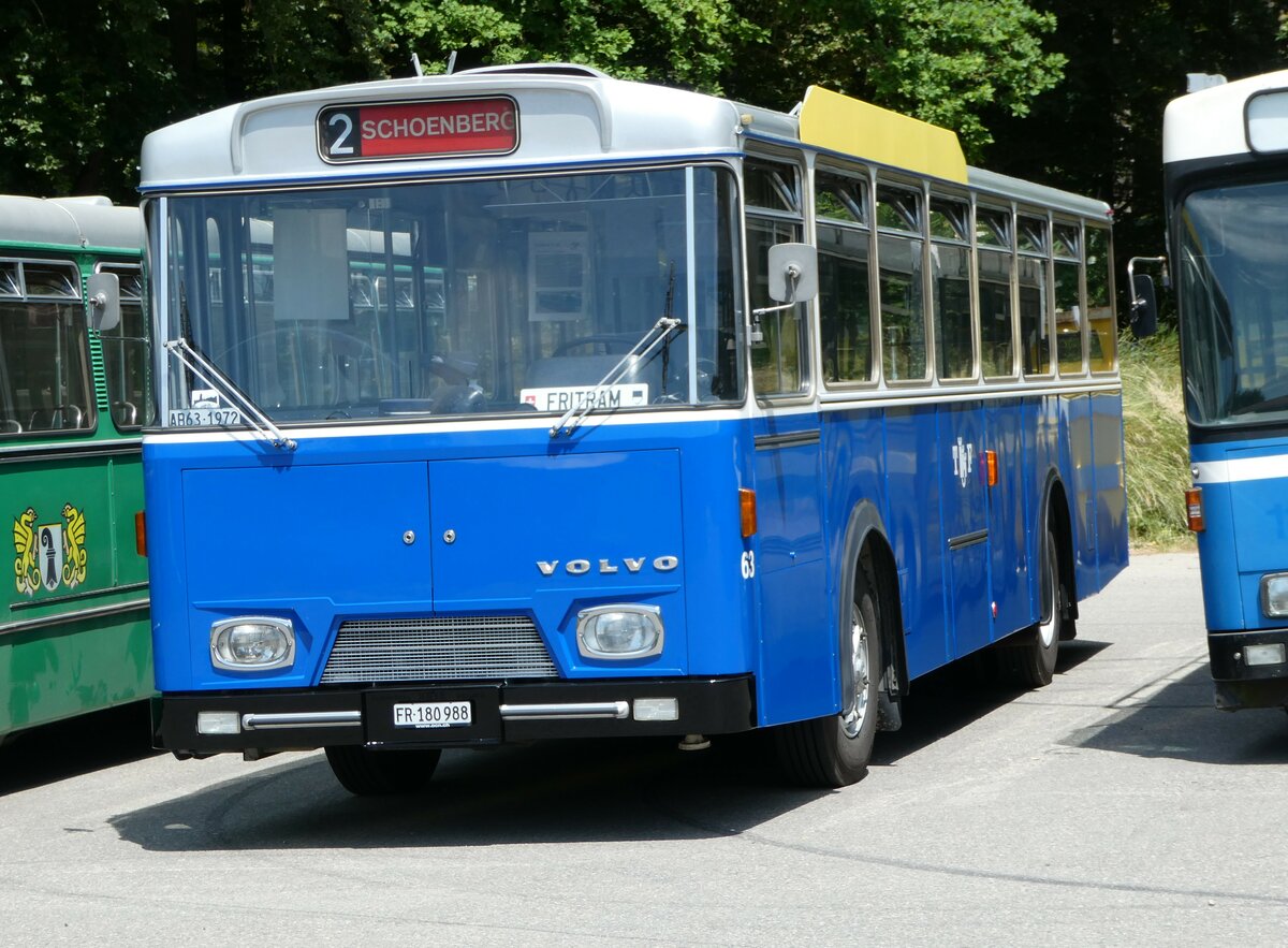 (251'689) - TF Fribourg (CTF) - Nr. 63/FR 180'988 - Volvo/Hess (ex TPF Fribourg Nr. 63; ex TF Fribourg Nr. 63) am 18. Juni 2023 in Burgdorf, �kihof Ziegelgut