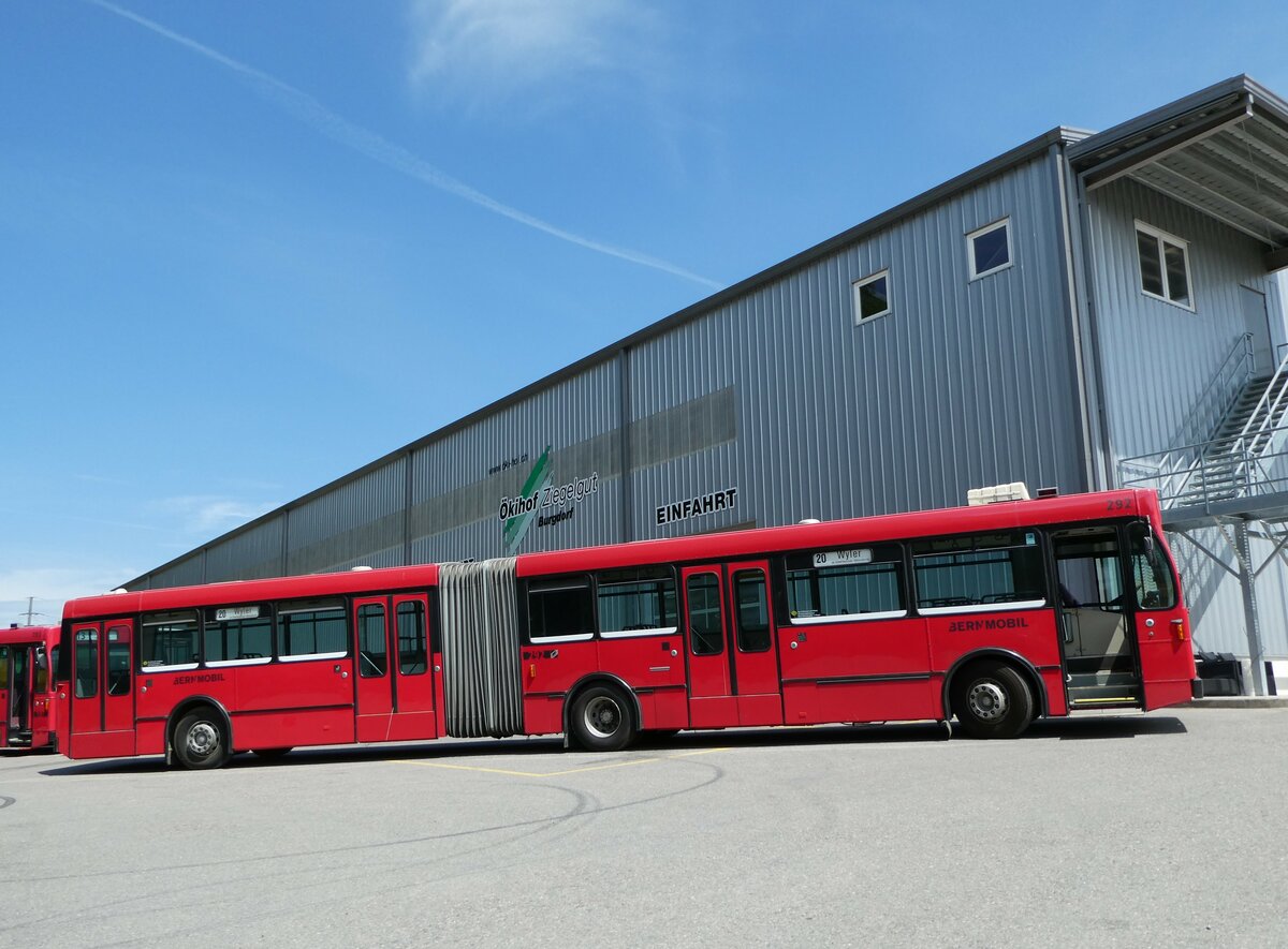 (251'762) - Bernmobil, Bern (SOB) - Nr. 292 - Volvo/R&J-Hess-Gangloff am 18. Juni 2023 in Burgdorf, �kihof Ziegelgut