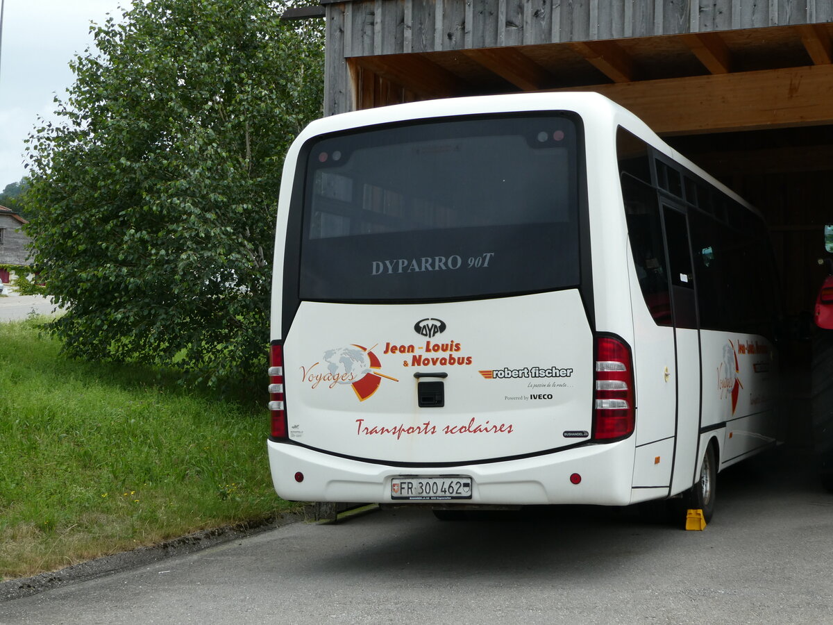 (252'201) - Jean-Louis, F�tigny - FR 300'462 - Iveco/Dyparro am 1. Juli 2023 in Hauteville, Parkplatz Otavela