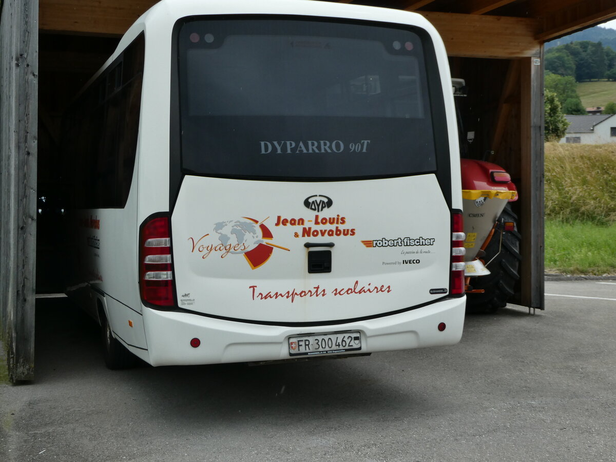 (252'202) - Jean-Louis, F�tigny - FR 300'462 - Iveco/Dyparro am 1. Juli 2023 in Hauteville, Parkplatz Otavela