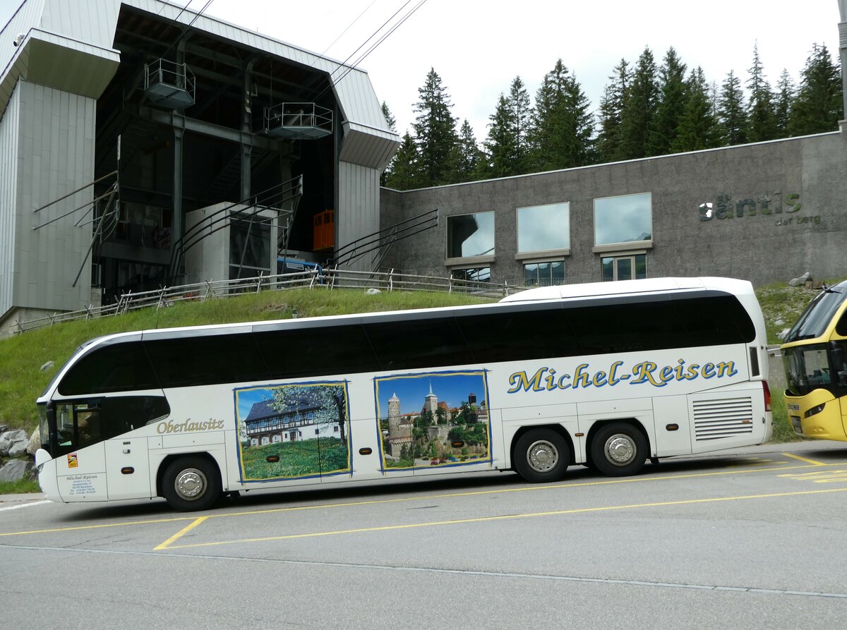(252'343) - Aus Deutschland: Michel Neueibau - ZI-MR 3 - Neoplan am 4. Juli 2023 in Schw�galp, S�ntis-Schwebebahn