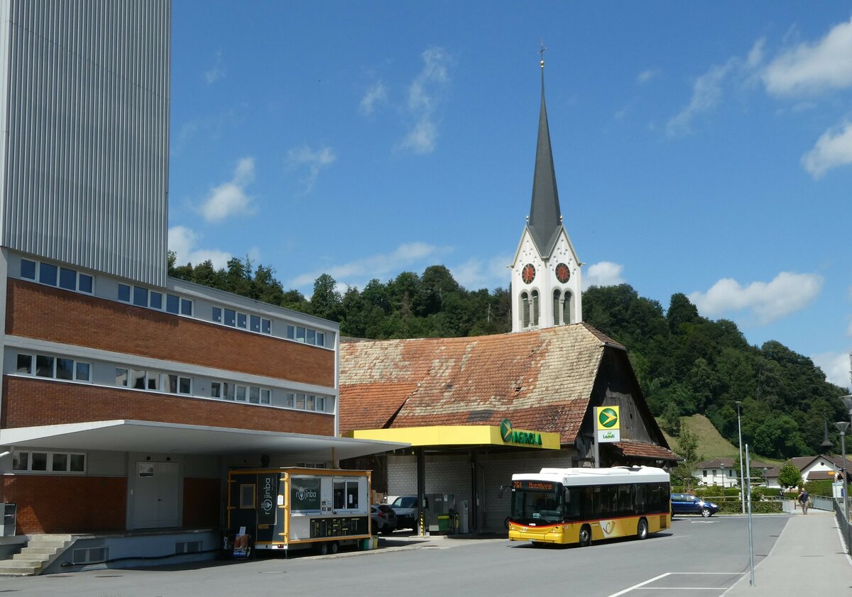 (252'813) - Amstein, Willisau - Nr. SC 26/LU 15'609/PID 5318 - Scania/Hess (ex Schnider, Sch�pfheim) am 20. Juli 2023 beim Bahnhof Menznau
