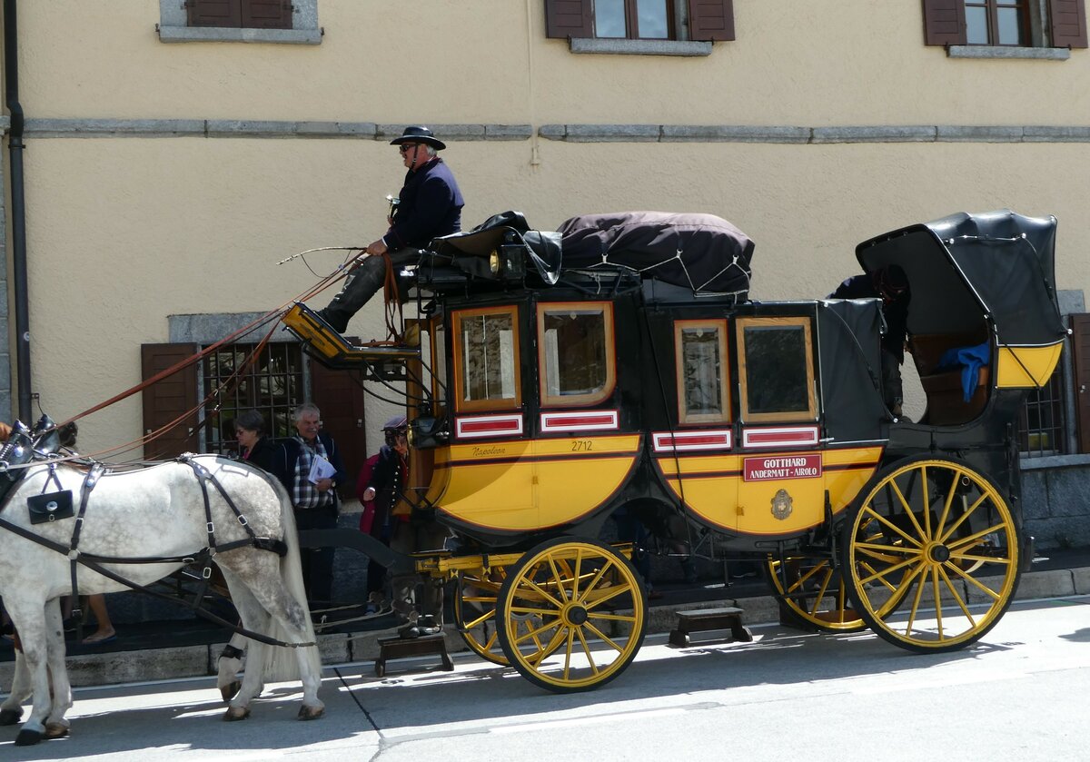 (253'027) - Postkutsche - PID 2712 - am 25. Juli 2023 in Gotthard, Passh�he