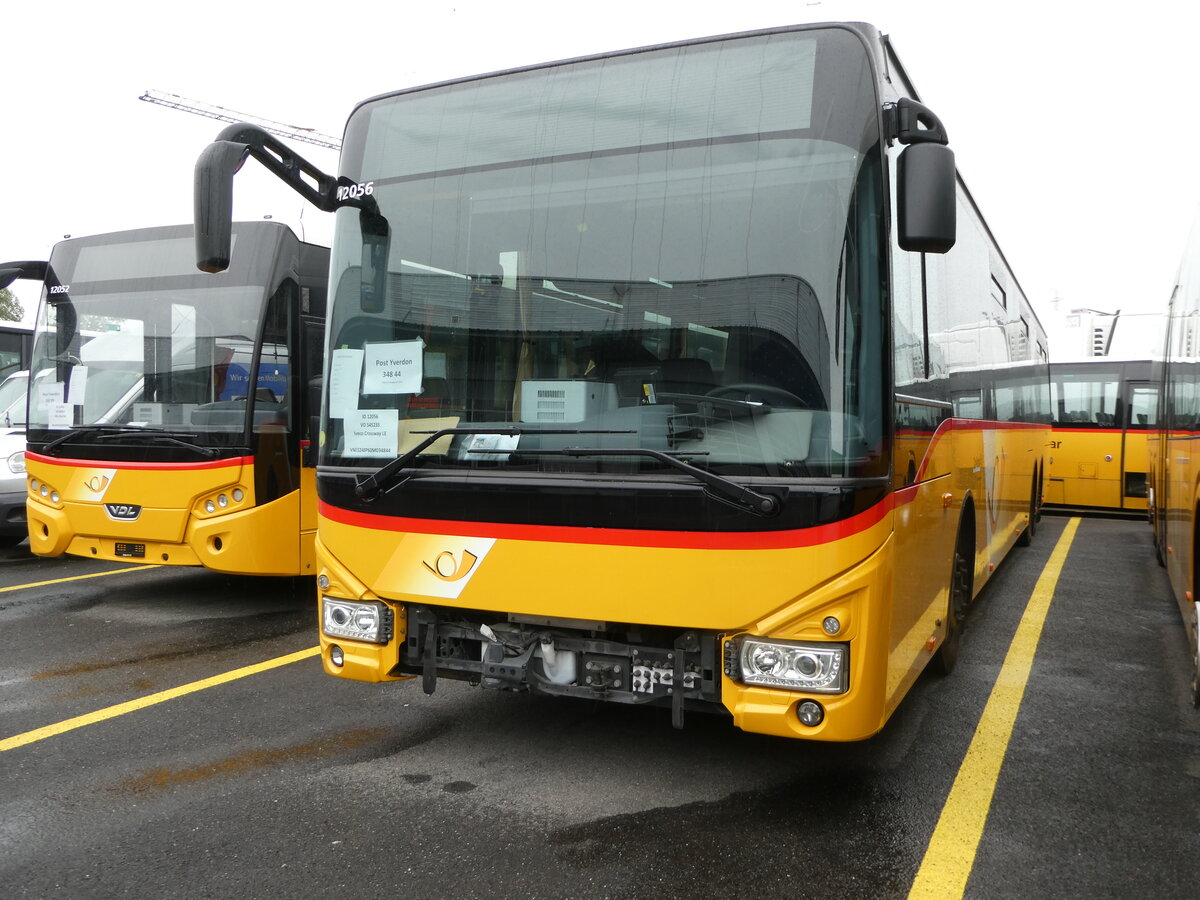 (253'153) - CarPostal Ouest - PID 12'056 - Iveco (ex Ballestraz, Gr�ne) am 29. Juli 2023 in Kerzers, Interbus