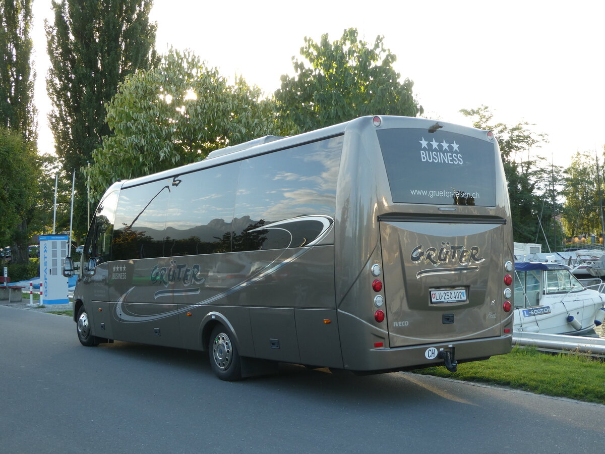 (253'250) - Gr�ter, Hochdorf - Nr. 6/LU 250'402 - Iveco/Rosero am 31. Juli 2023 in Thun, Strandbad