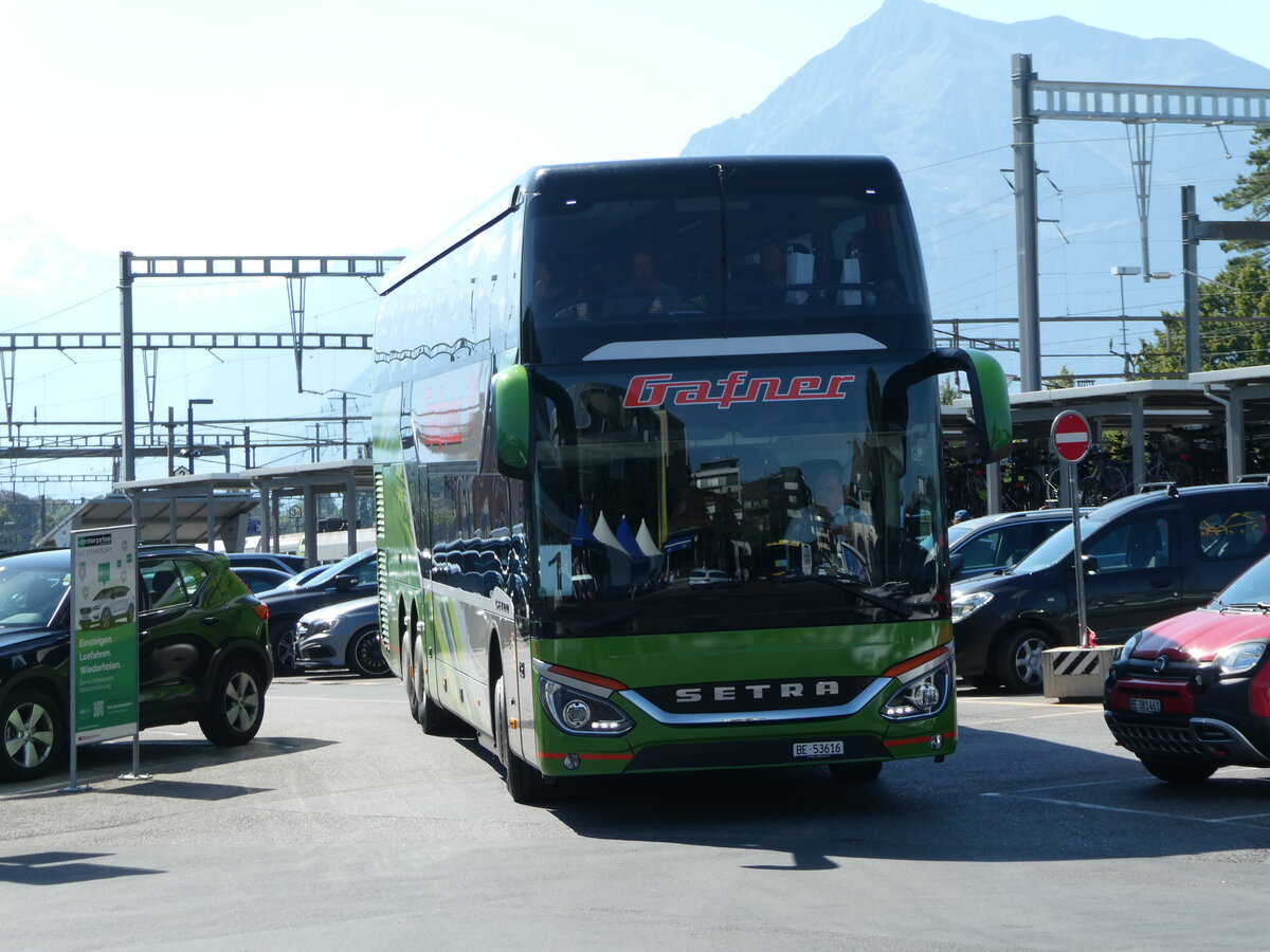 (253'869) - Gafner, Thun - Nr. 3/BE 53'616 - Setra (ex Sommer, Gr�nen; ex VIP Transport, LV-Riga) am 16. August 2023 beim Bahnhof Thun