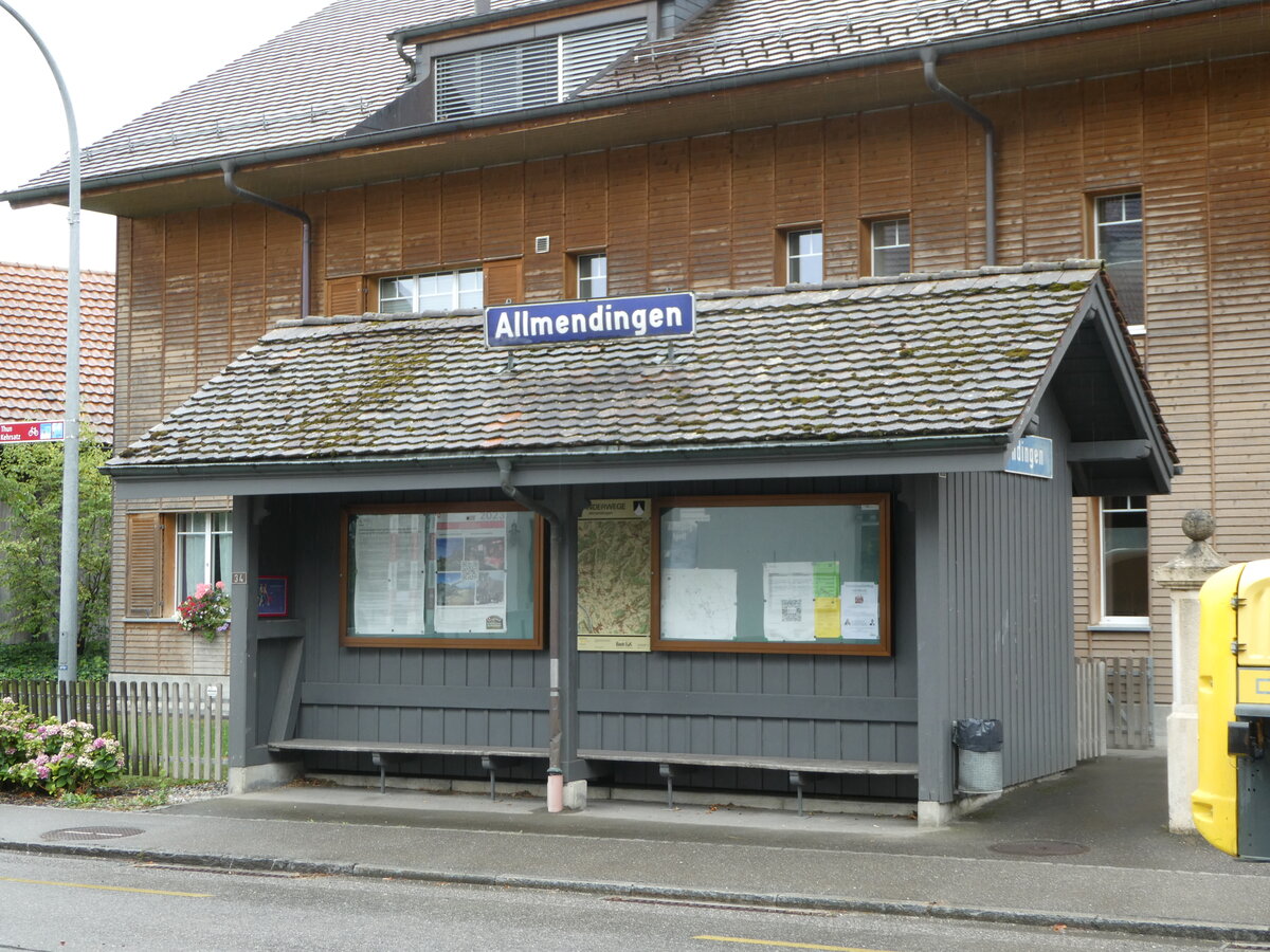 (254'282) - RBS-Haltestelle am 28. August 2023 in Allmendingen, K�serei