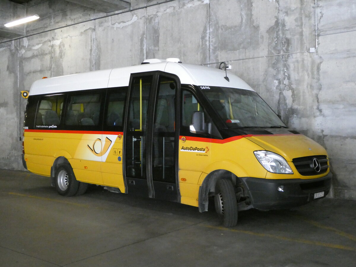 (254'911) - PostAuto Graub�nden - GR 51'479/PID 5696 - Mercedes am 8. September 2023 in Thusis, Postautostation