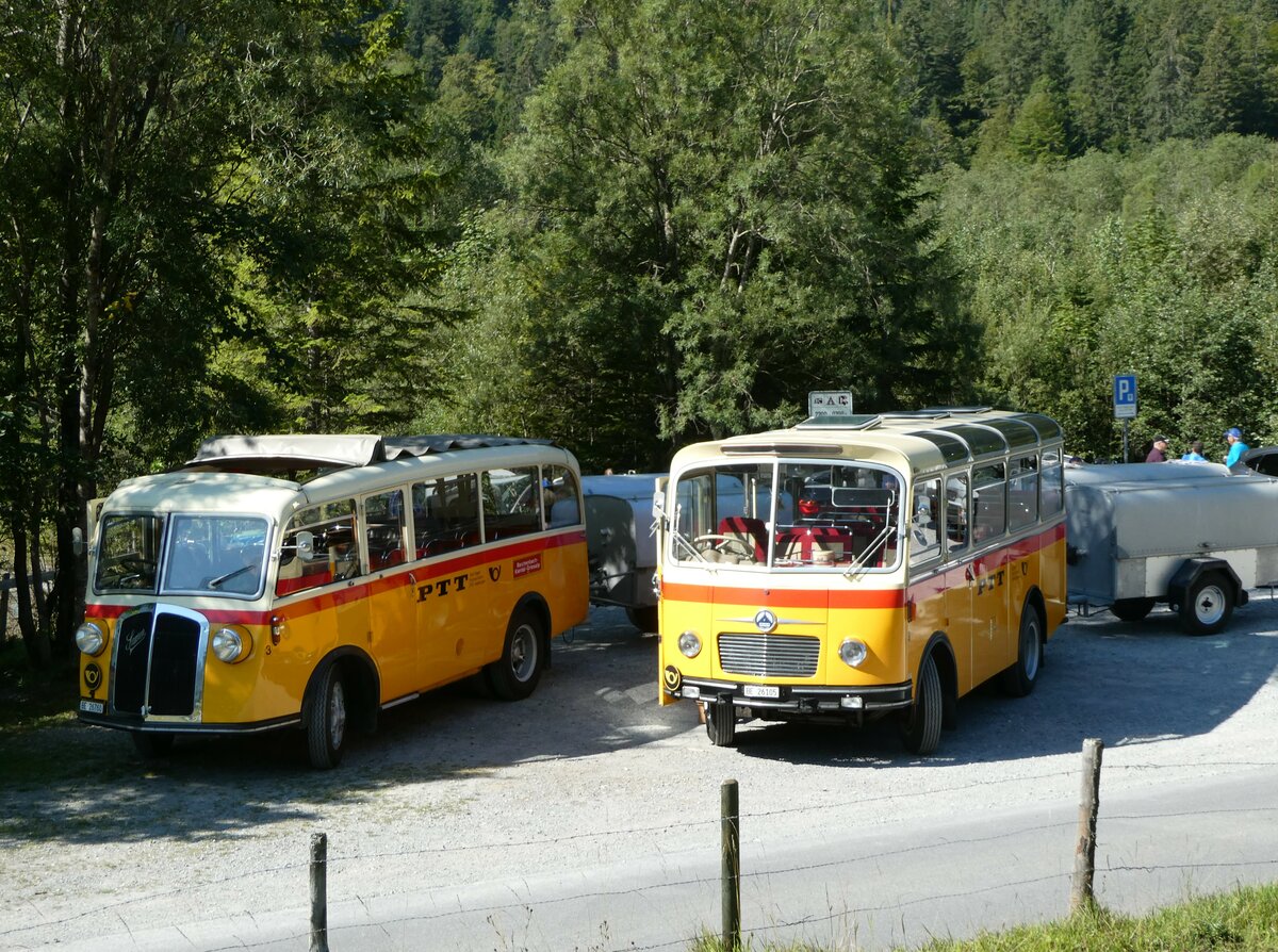 (255'058) - Schmid, Th�rishaus - Nr. 3/BE 26'760 - Saurer/Gangloff (ex Geiger, Adelboden Nr. 3) + Nr. 9/BE 26'105 - Saurer/R&J (ex Geiger, Adelboden Nr. 9) am 10. September 2023 in Kiental, Tschingelsee