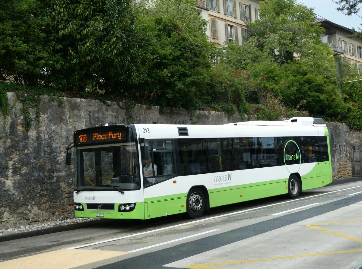 (255'223) - transN, La Chaux-de-Fonds - Nr. 213/NE 89'213 - Volvo (ex TN Neuch�tel Nr. 213) am 16. September 2023 beim Bahnhof Neuch�tel
