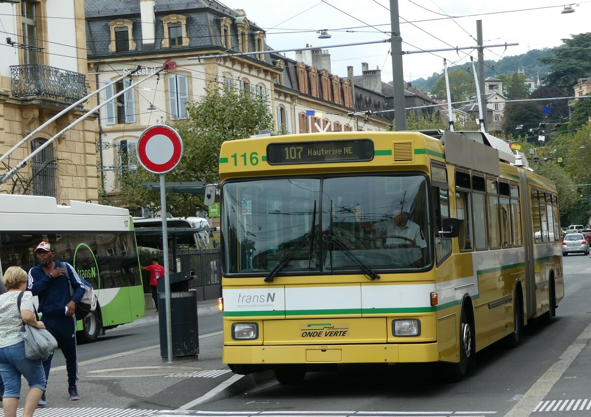 (255'228) - transN, La Chaux-de-Fonds - Nr. 116 - NAW/Hess Gelenktrolleybus (ex TN Neuch�tel Nr. 116) am 16. September 2023 in Neuch�tel, Place Pury